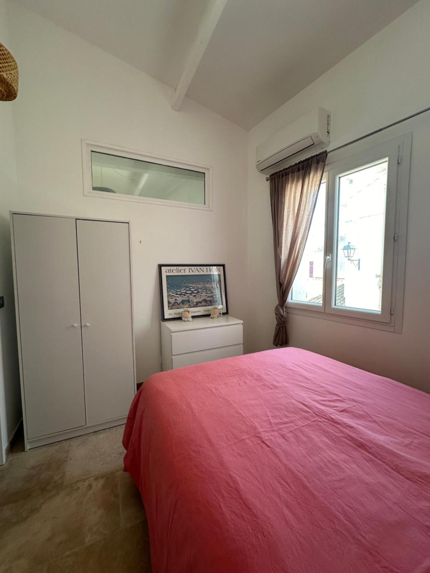 Appartement Avec Vue Sur L Eglise Des Saintes Zewnętrze zdjęcie