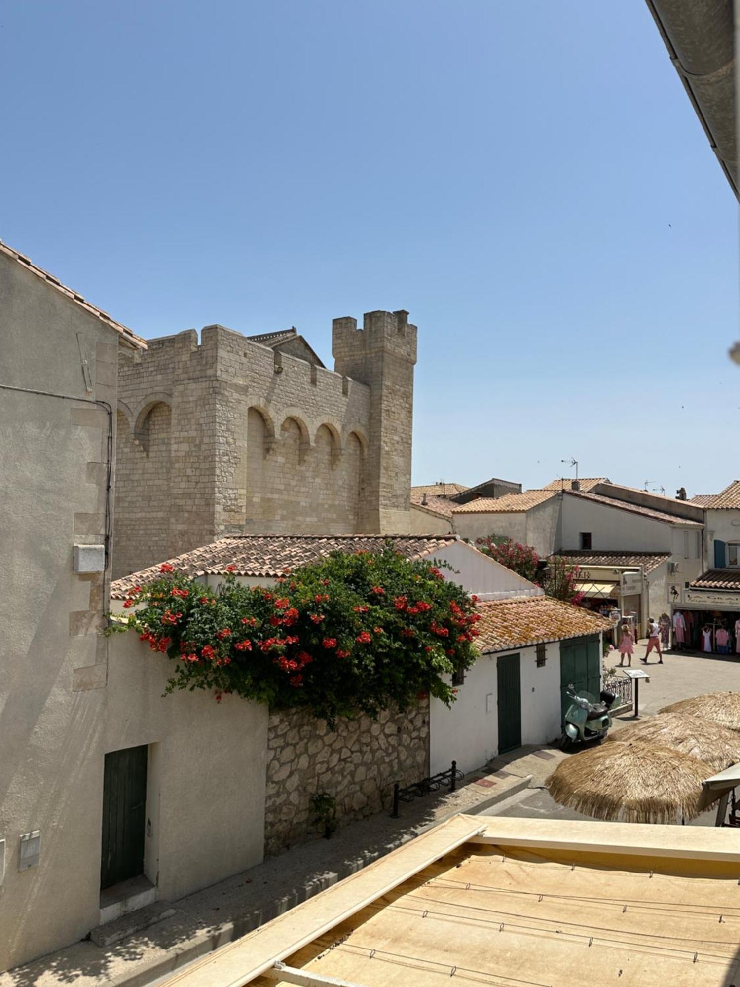 Appartement Avec Vue Sur L Eglise Des Saintes Zewnętrze zdjęcie